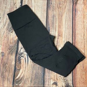 Lululemon Ribbed Cropped Athletic Leggings